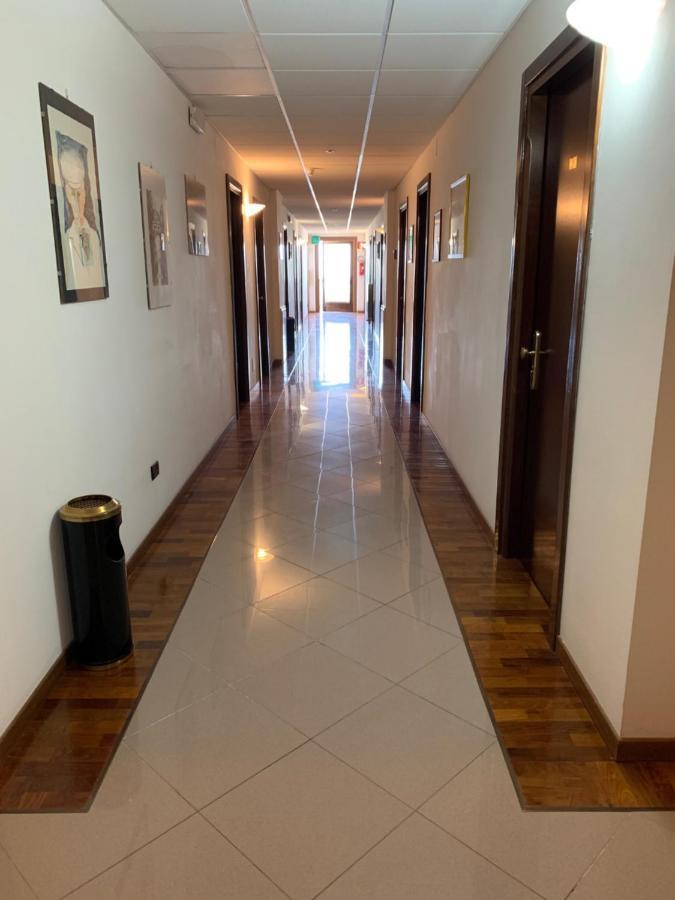 Hotel Tetto Delle Marche - Ristorante Dei Conti Cingoli Ngoại thất bức ảnh