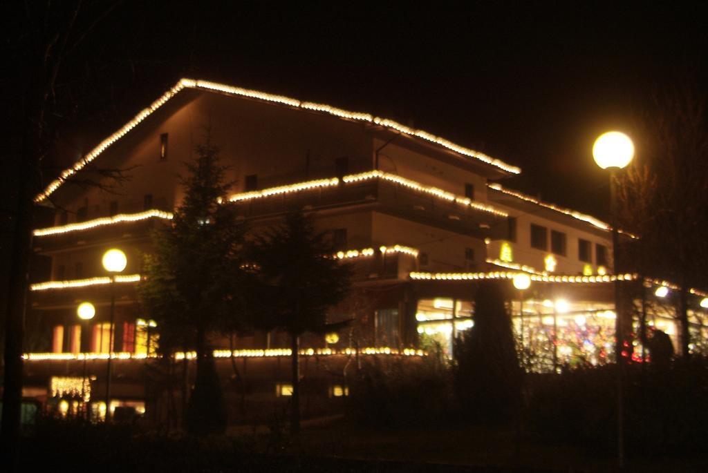 Hotel Tetto Delle Marche - Ristorante Dei Conti Cingoli Ngoại thất bức ảnh